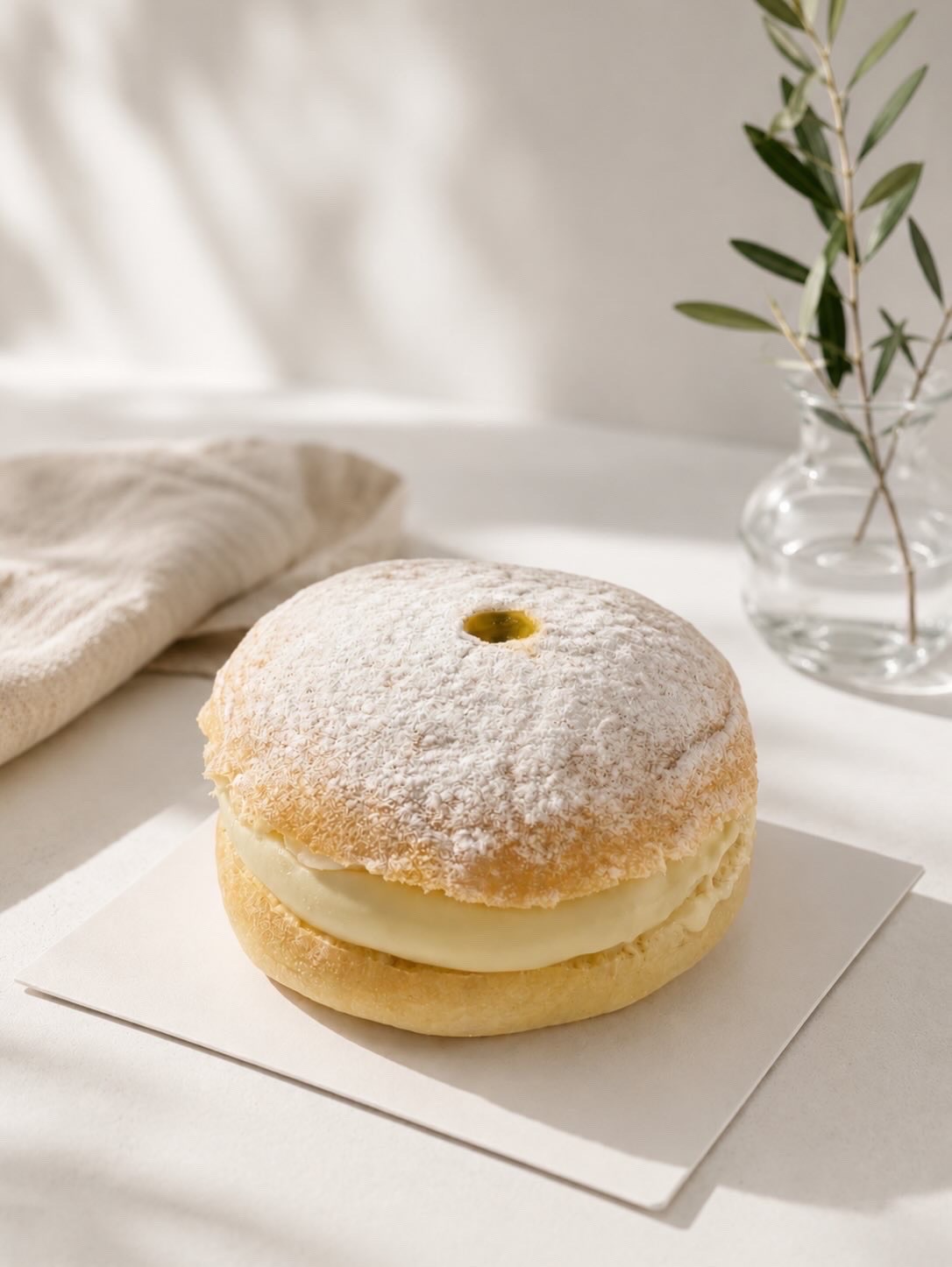 La Tropézienne signée La Troprovençale, brioche saupoudrée de sucre glace, source d'inspiration de la création signature